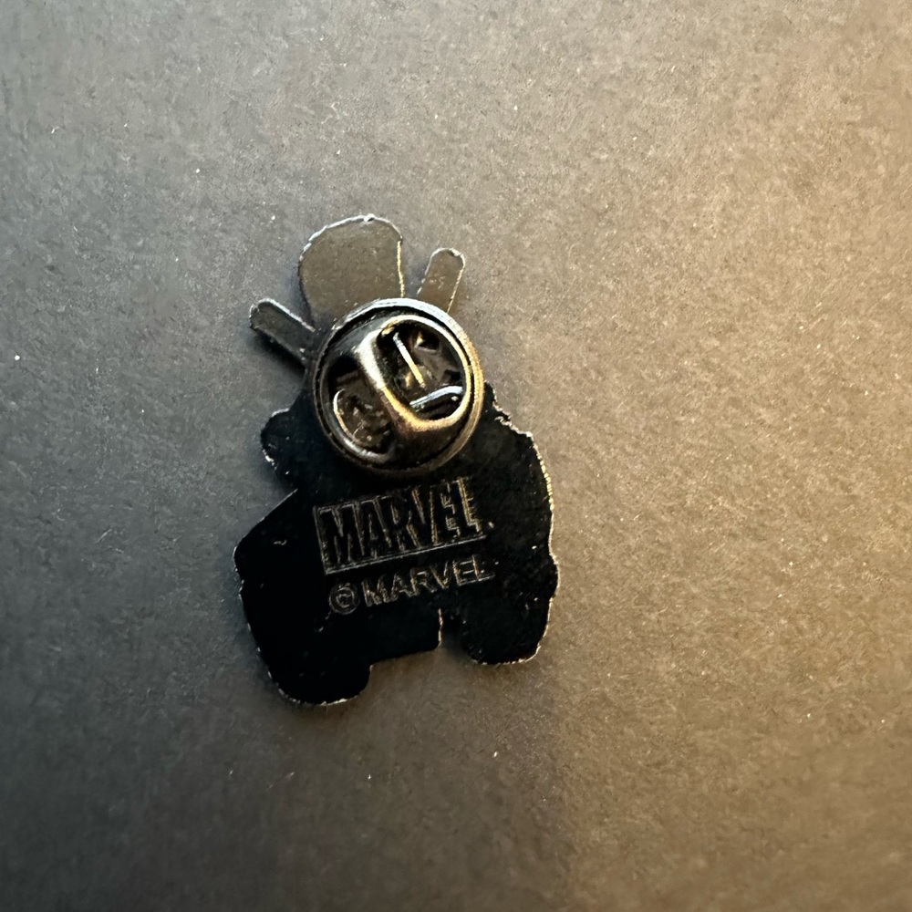 Deadpool Collectable Pin - Picture 2 of 2
